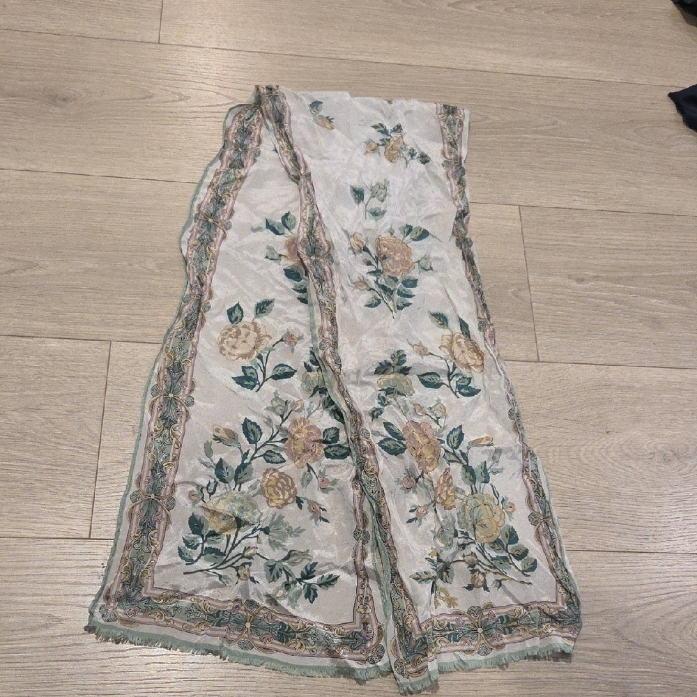 Oscar De La Renta Scarf